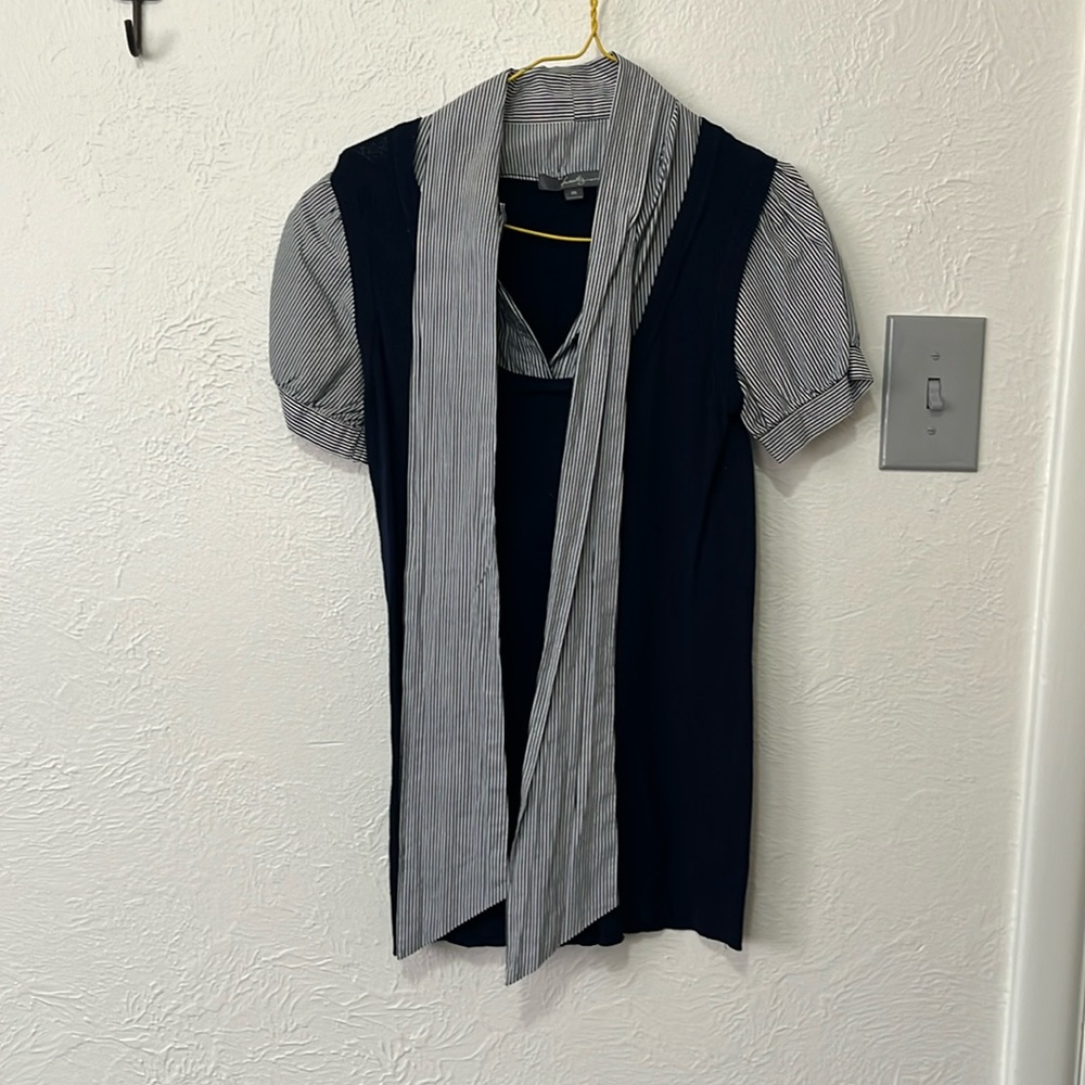 Short-sleeved dark blue blouse